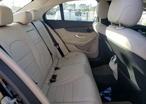 2017 Mercedes-Benz C 300 из США, поврежденный, VIN 55SWF4JB1HU234059